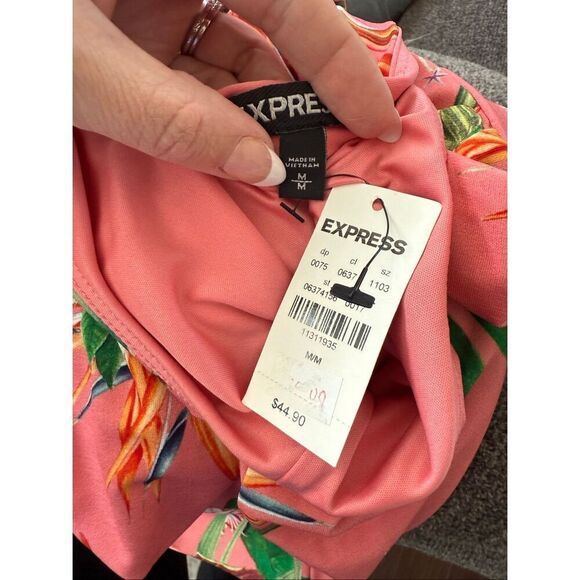 NWT Express Coral Floral Tropical Halter Top Medium - Picture 7 of 7
